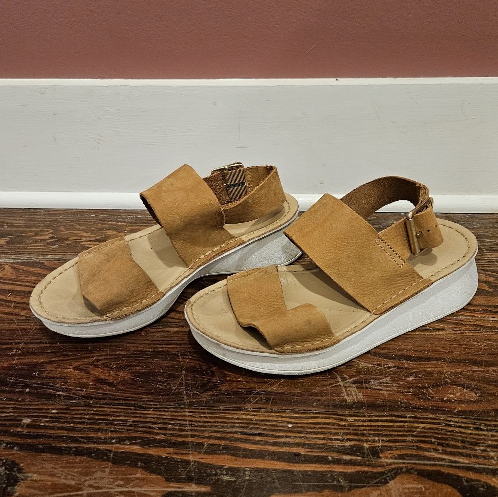 Clarks Tan Sandals